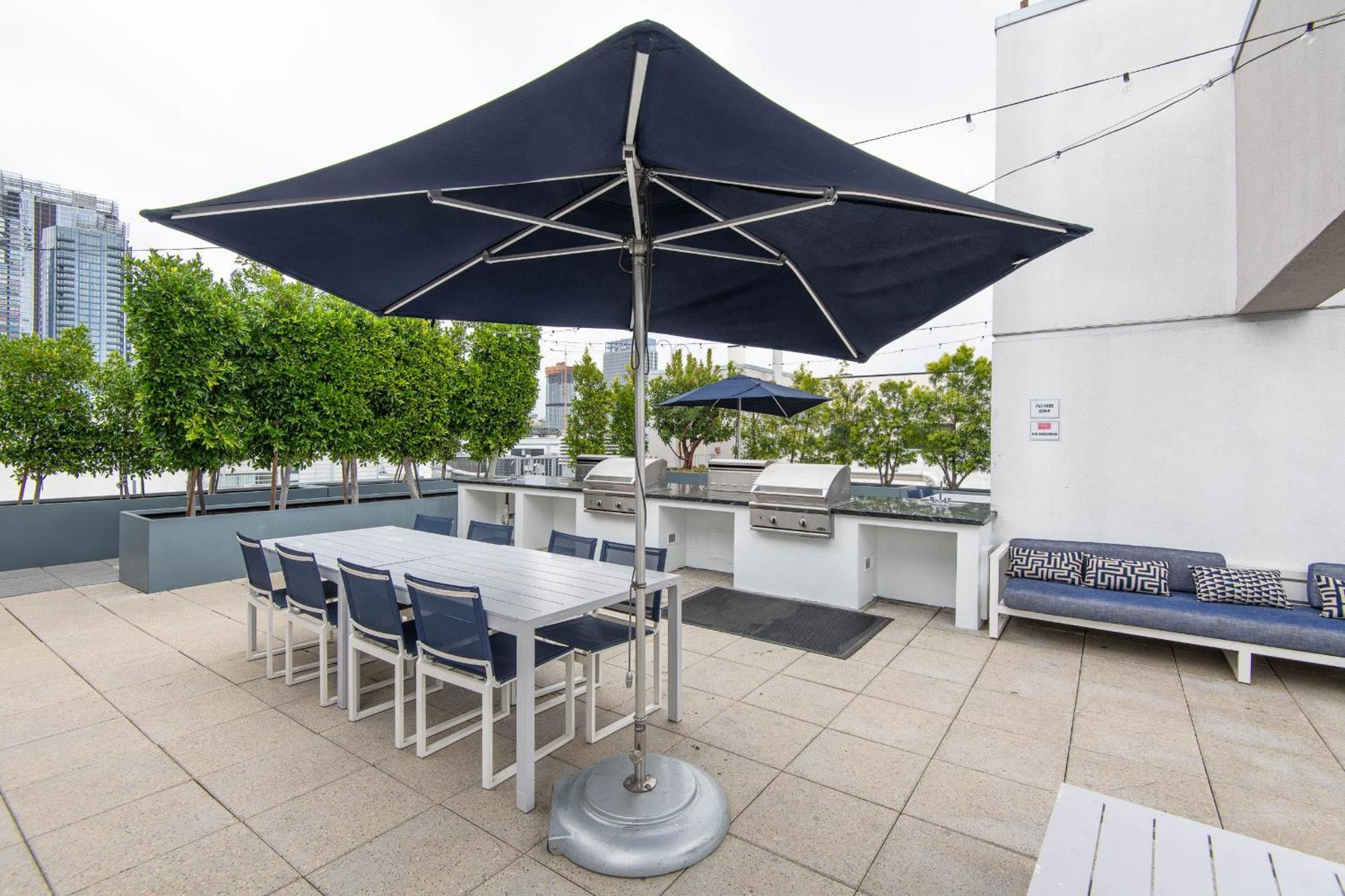 Downtown 1bed 1bath Freeparking Patio Pool Hot Tub Los Angeles