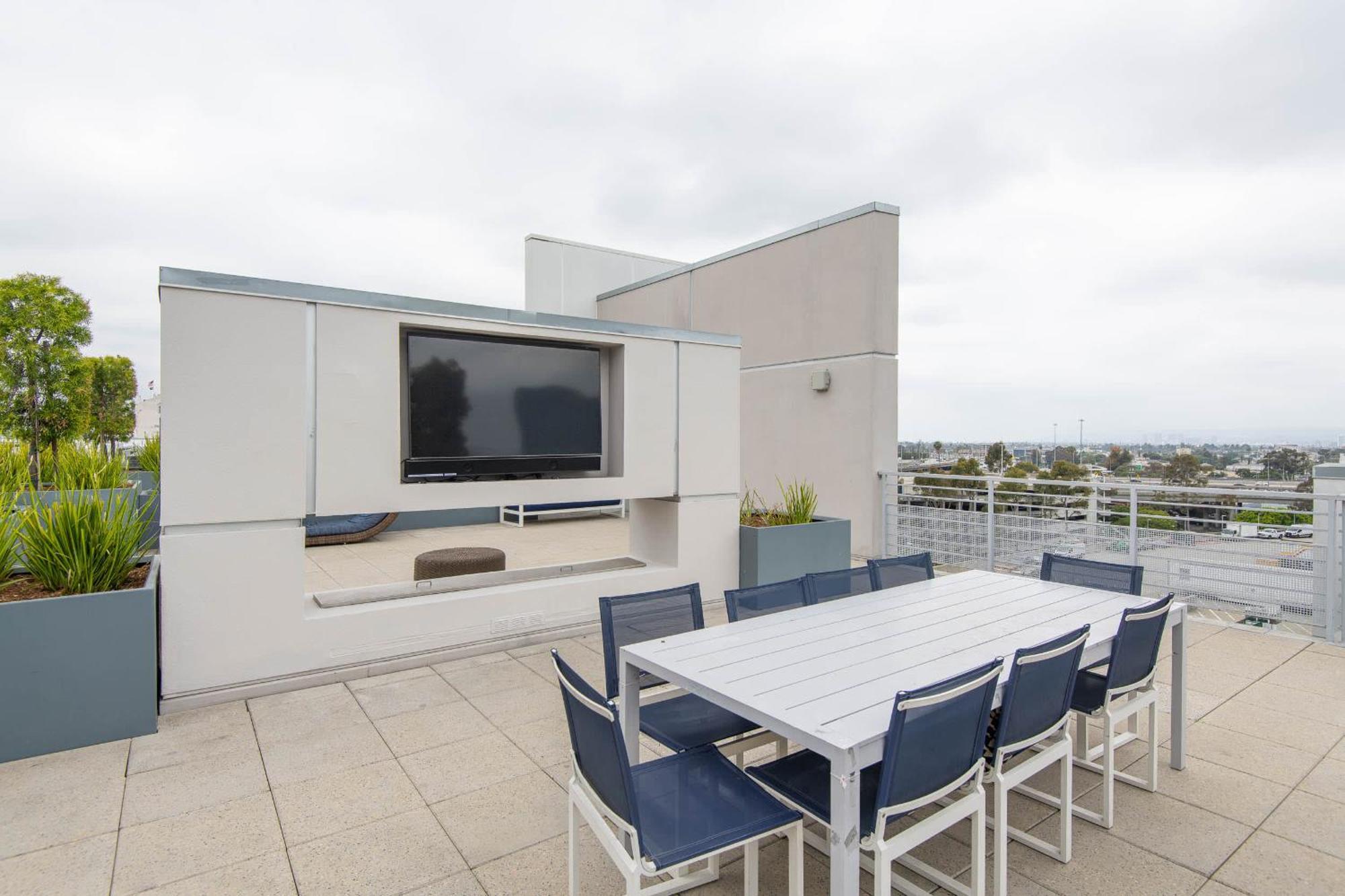 Apartment Downtown 1bed 1bath Freeparking Patio Pool Hot Tub